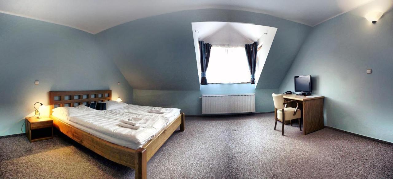 Hotel Farma Vysoka Chrastava Стая снимка