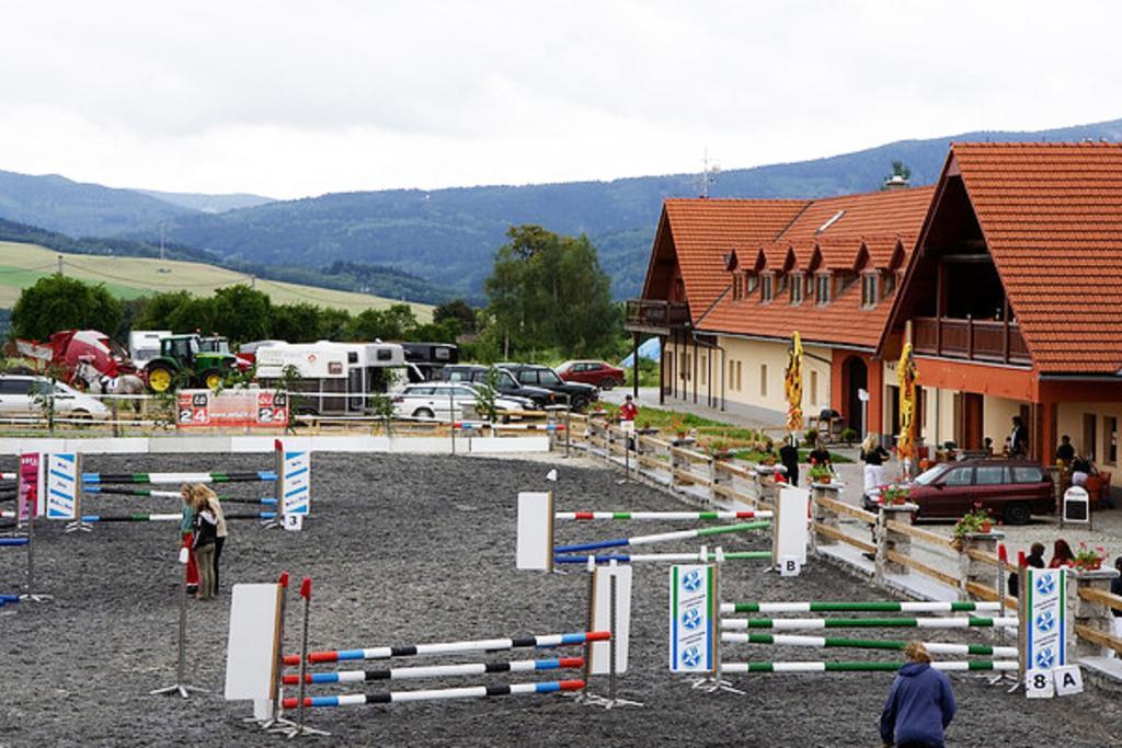 Hotel Farma Vysoka Chrastava Екстериор снимка